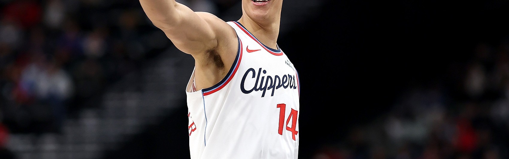 世界杯手机观看平台-卢：尼德豪泽的防守能改变比赛 他接下来需多投篮&amp;多参与挡拆外弹