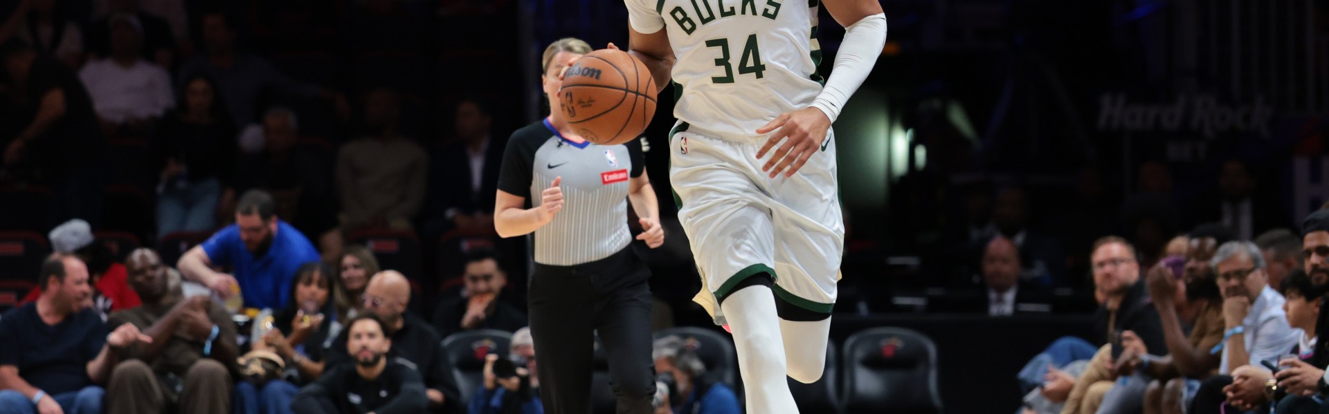 世界杯比赛高清播放-德隆：希望字母哥能来爵士 我们可是有很多的选秀权